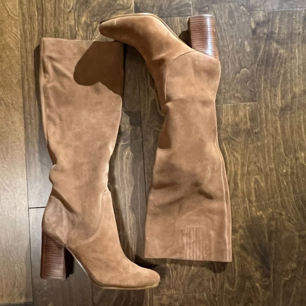 Women's Knee-High Suede Block Heel Boots - Brown